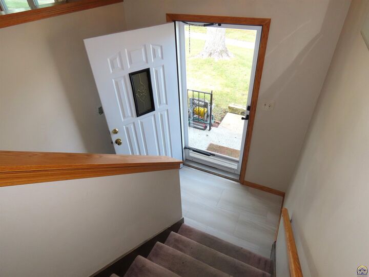 Property Photo:  3004 SW Eveningside Dr  KS 66614 
