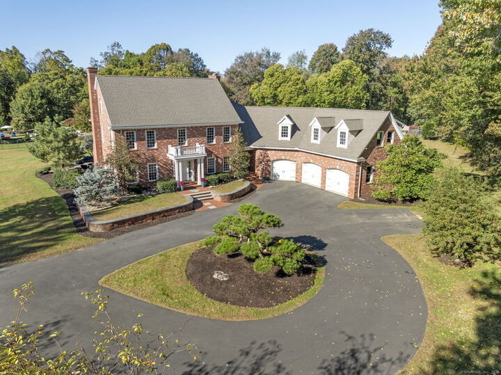 Property Photo:  1067 Main Street  CT 06074