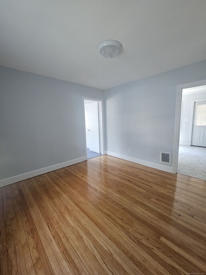Property Photo:  283 Columbus Avenue  CT 06615 