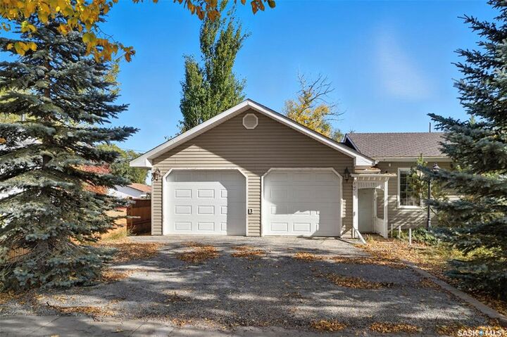 Property Photo: 122 Main Street SK S0K 3L0