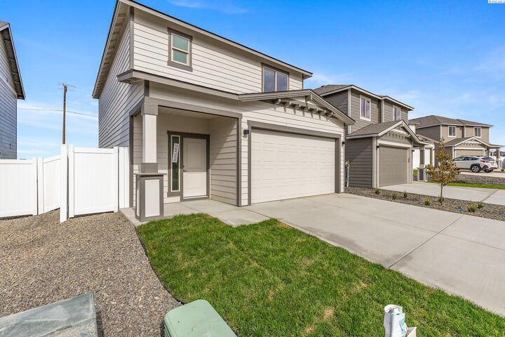 Property Photo: 7472 Grapevine Ct WA 99353