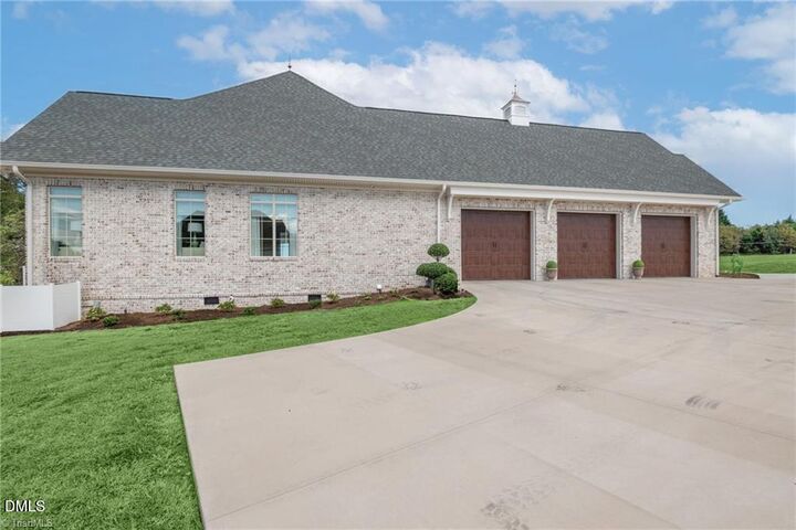 Property Photo: 202 Canterbury Drive NC 28659