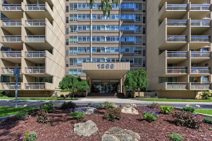 Property Photo: 1359 White Oaks Boulevard 804 ON L6H 2R8