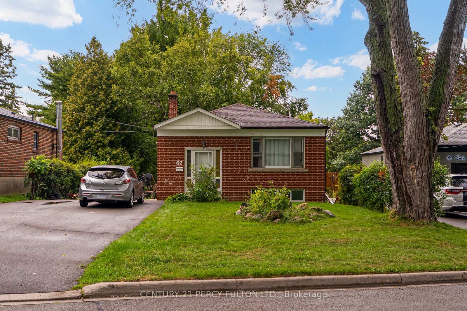 Property Photo: 62 Dale Avenue Lower ON M1J 3J5