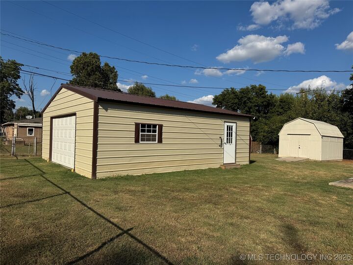 Property Photo: 1232 E 3rd Street OK 74023