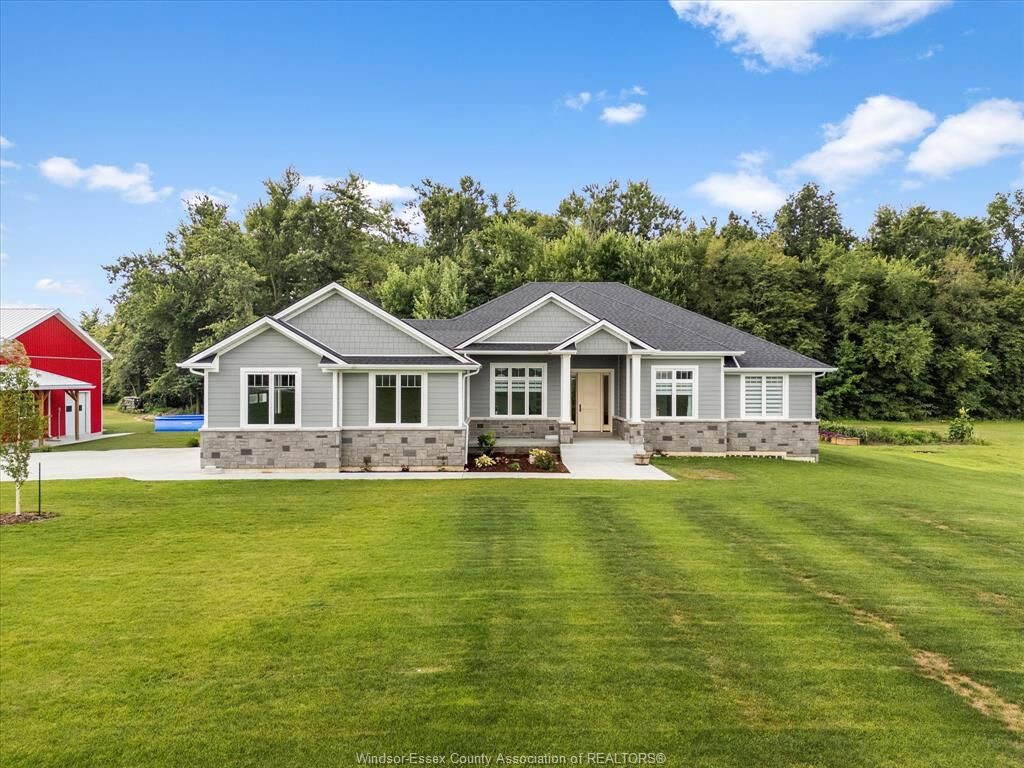 Photo de la propriété:  1808 Mersea Rd 10  ON N0P 2J0 