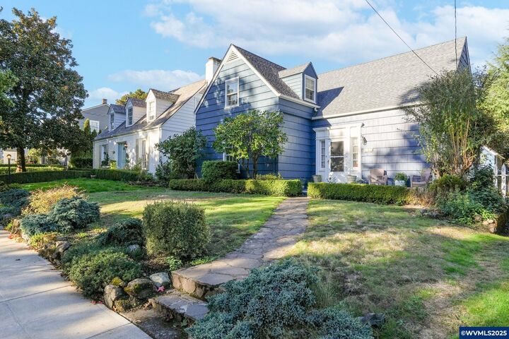 Property Photo: 735 Church St SE OR 97301