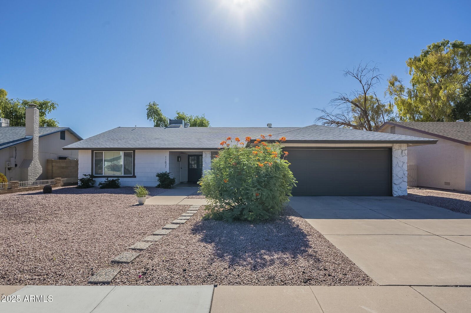 Property Photo: 11831 S Paiute Street AZ 85044