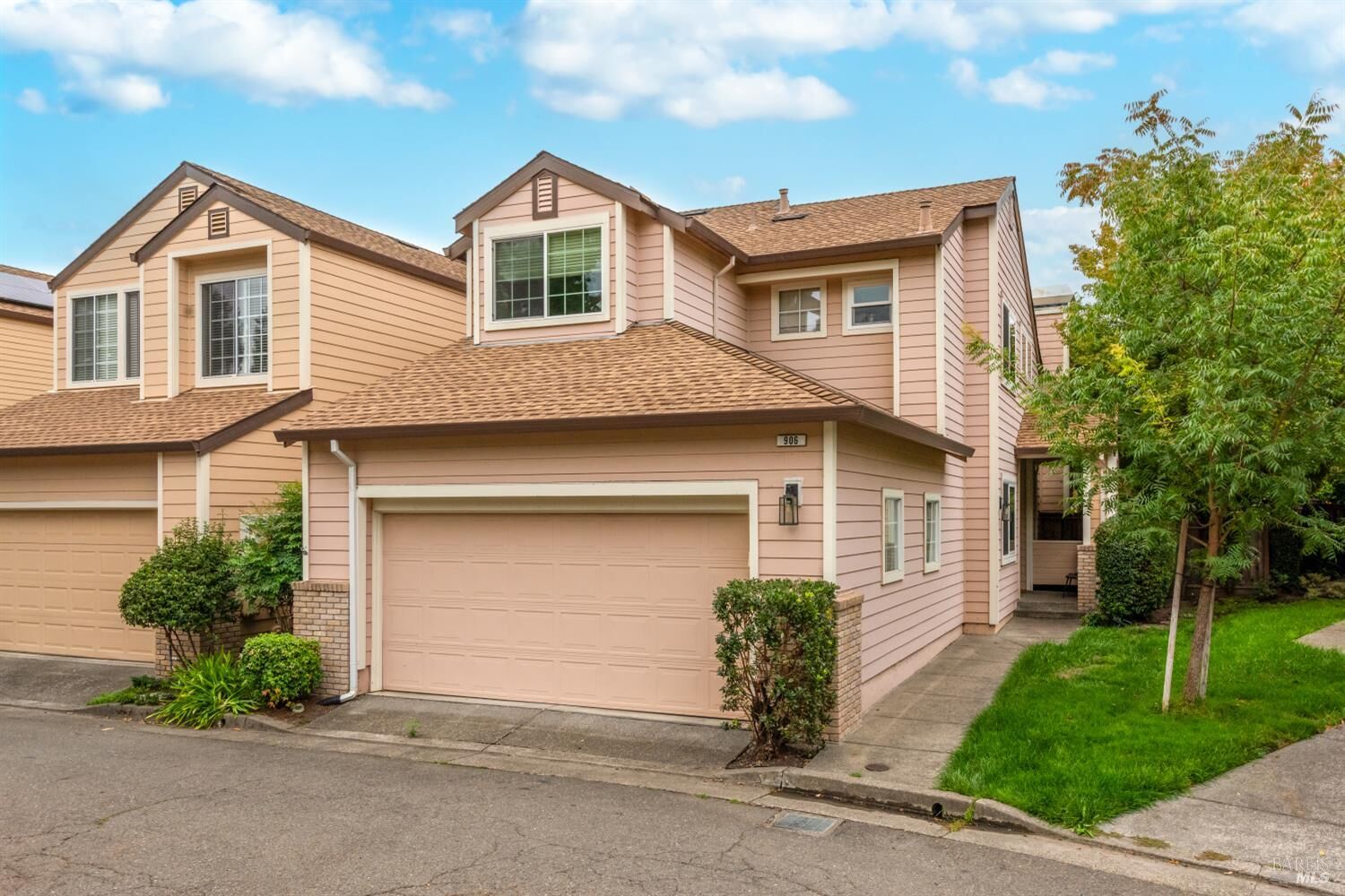 Property Photo: 906 Woodlake Drive CA 95405