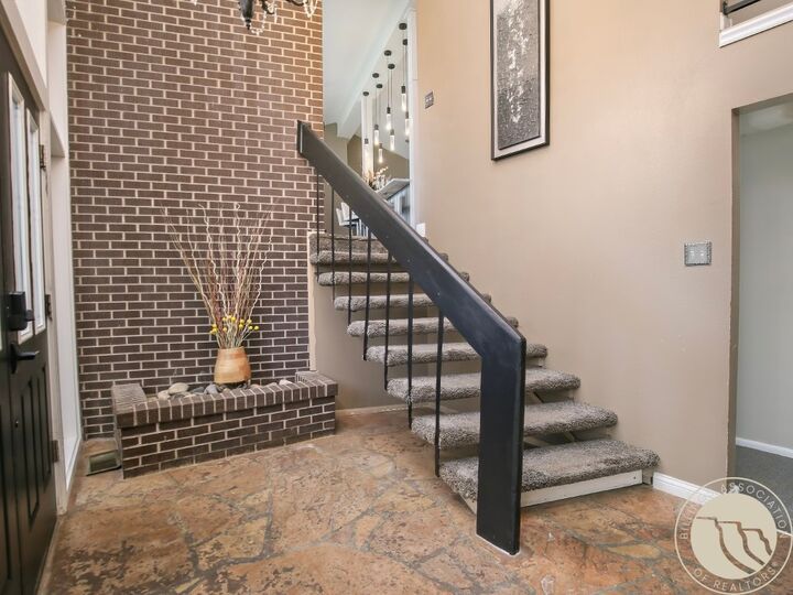 Property Photo:  663 Valle Vista Ave  MT 59105 