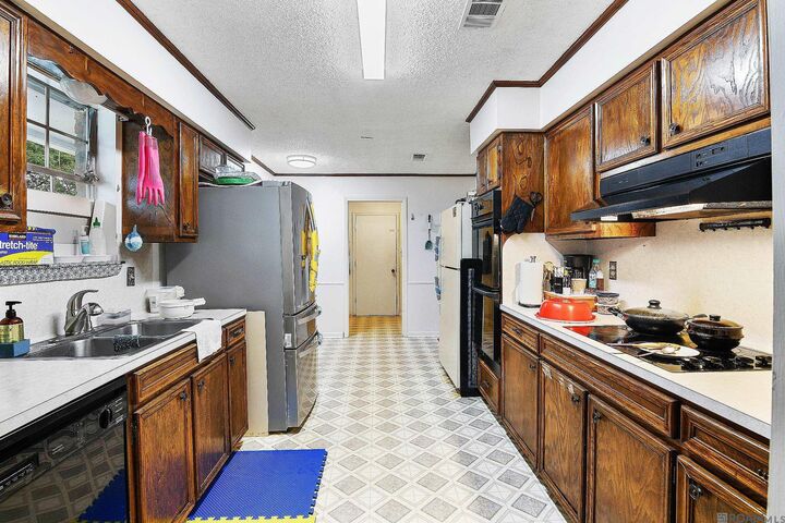 Property Photo:  3226 Woodbrook Dr  LA 70816 