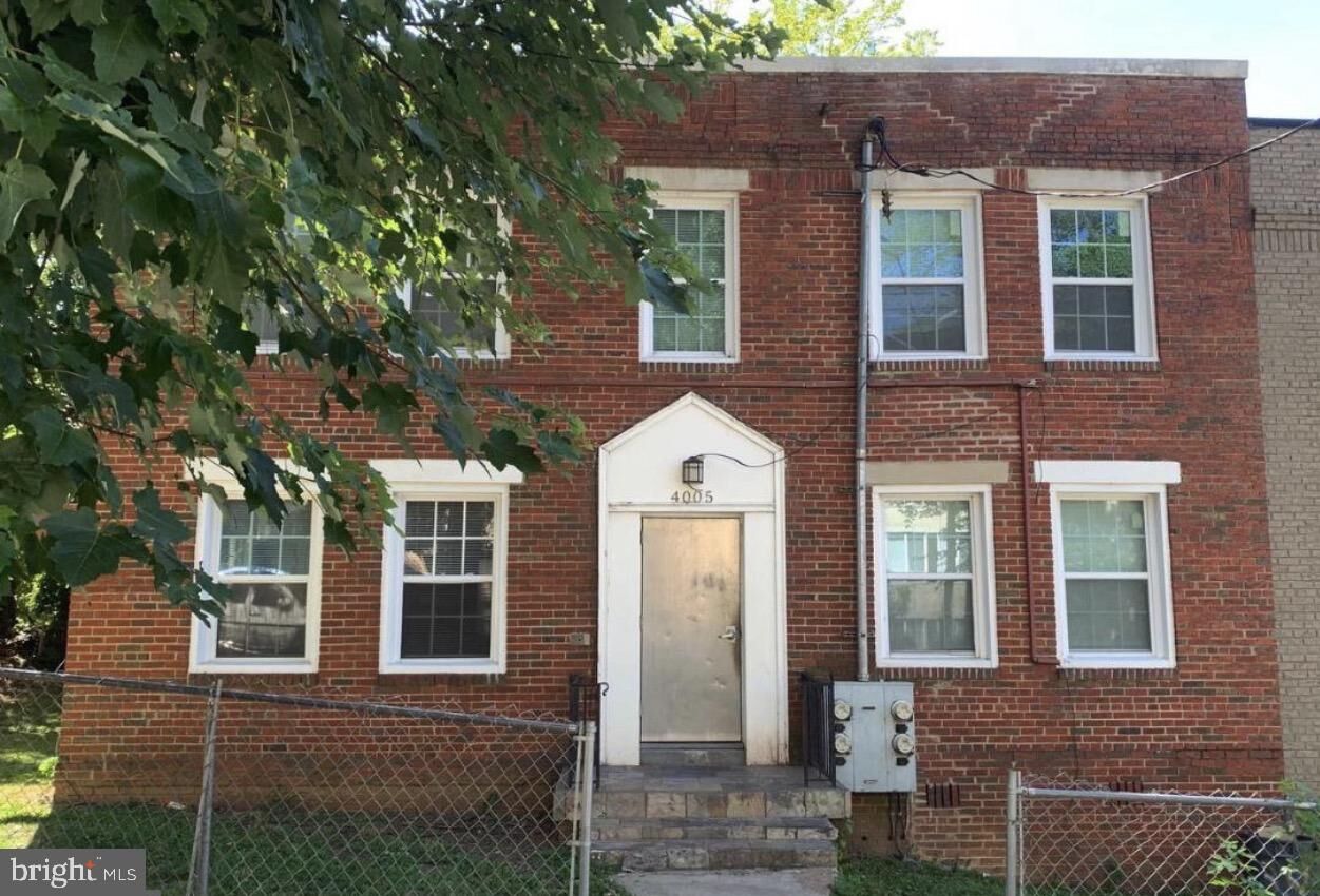 Property Photo:  4005 4th Street SE 4  DC 20032 