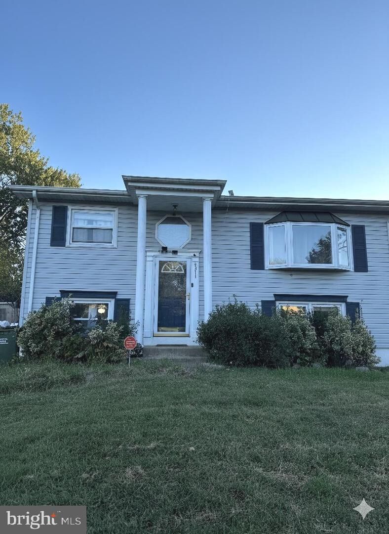 Property Photo: 4311 Kenwood Drive VA 22193
