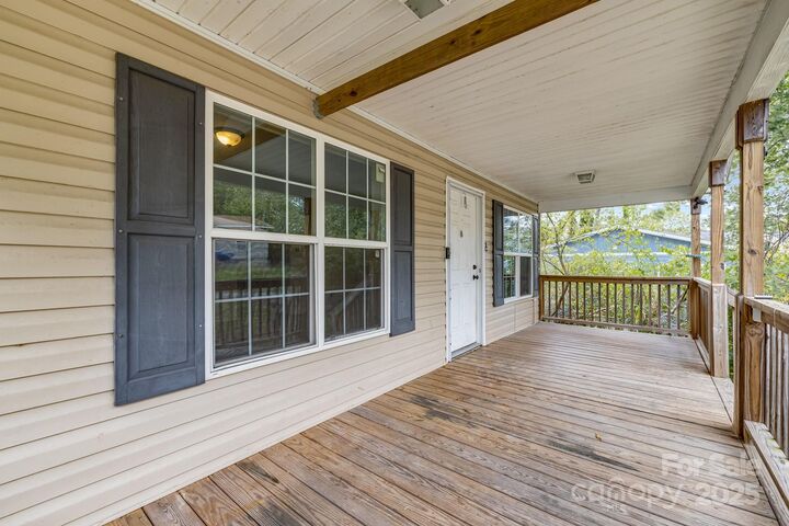 Property Photo: 6 Deaver Park Circle NC 28806