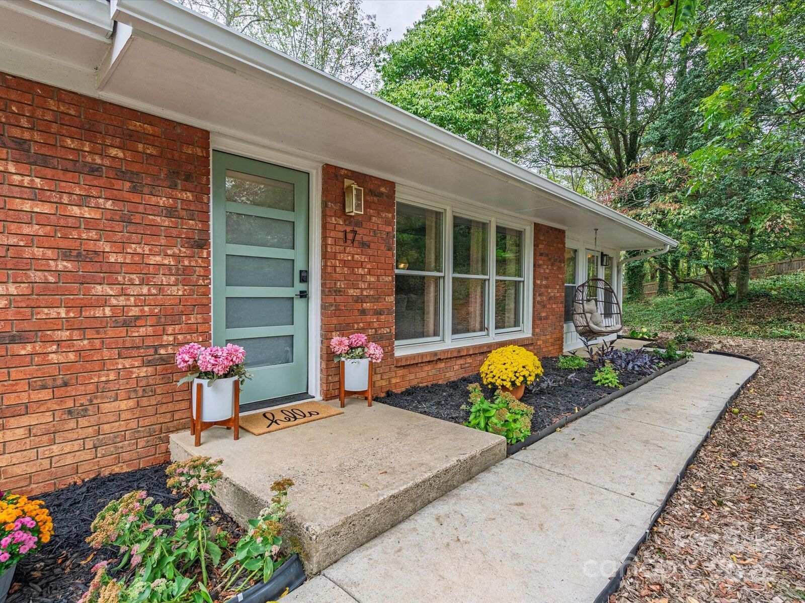 Property Photo: 17 Hummingbird Lane NC 28806