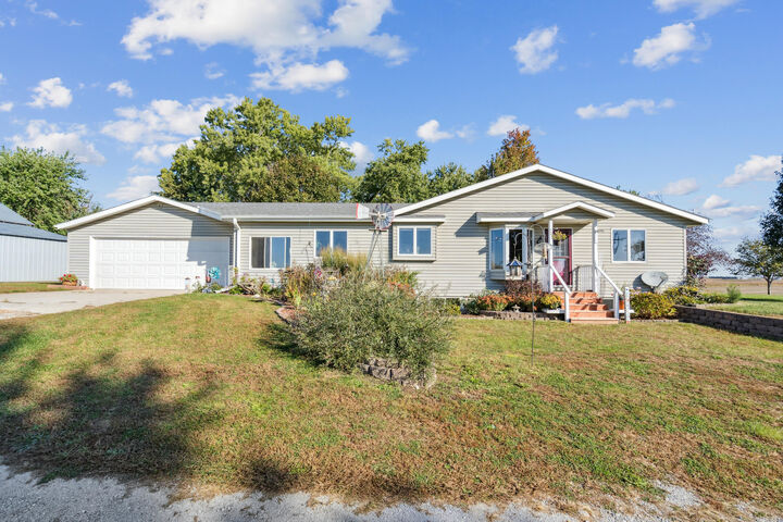 Property Photo:  17921 510th Avenue  IA 50014 