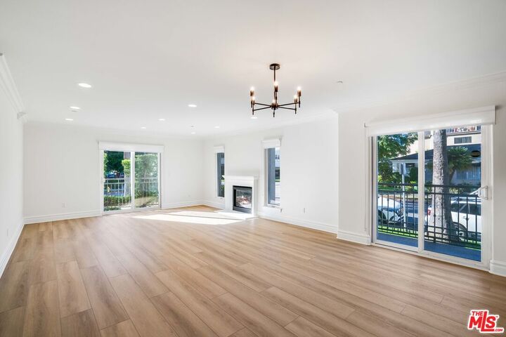 8610 Chalmers Dr  Los Angeles CA 90035 photo