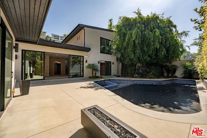 Property Photo: 1531 Lindacrest Dr CA 90210