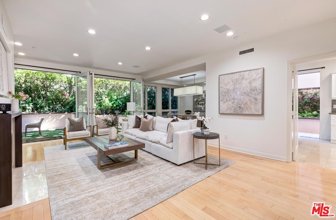 Property Photo: 121 N Almont Dr CA 90211