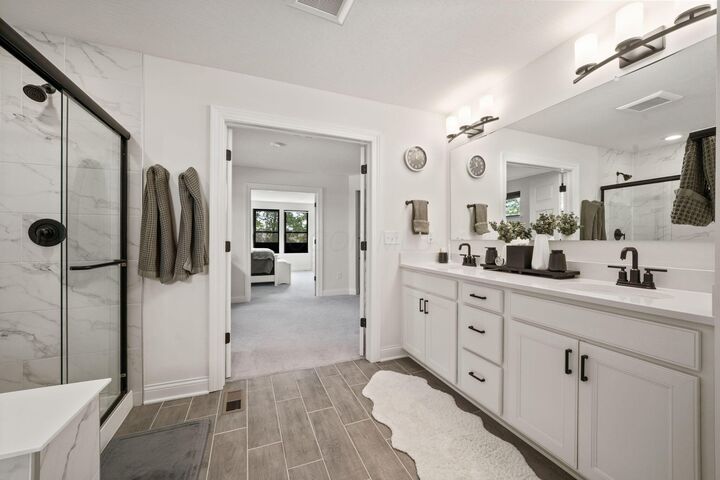Property Photo: 8160 Smiths Circle OH 43065