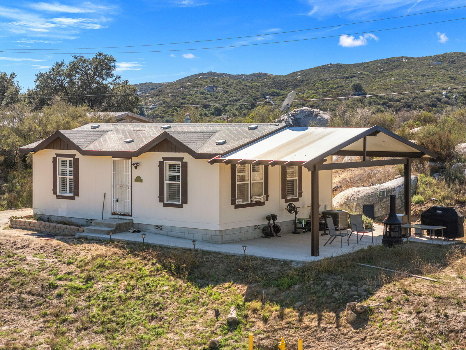 Property Photo: 18525 Keyes Drive CA 92220