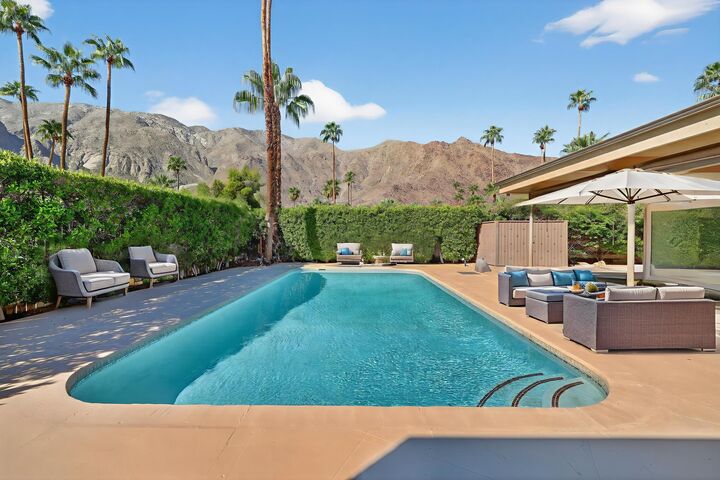 Property Photo: 985 N Tuxedo Circle CA 92262