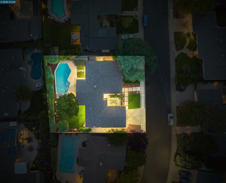 Property Photo: 265 Dover Dr CA 94598