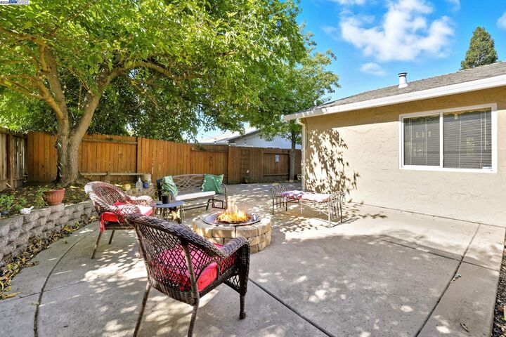 Property Photo: 9436 Bravo Way CA 95826