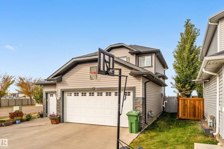 Property Photo:  118 Rue Montalet  AB T4X 0W3 