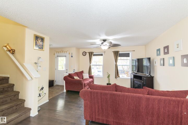Property Photo: 3019 Arthurs Crescent SW AB T6W 2H9