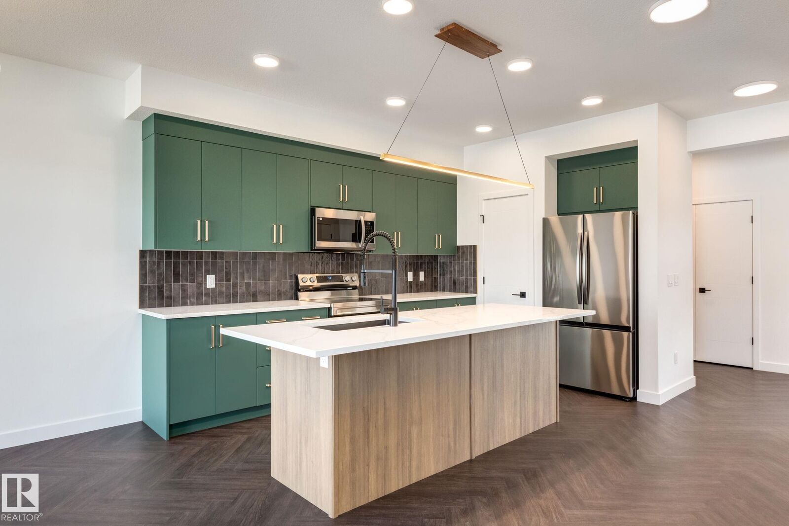 Property Photo:  2128 Crossbill Lane NW  AB T5S 0W3 