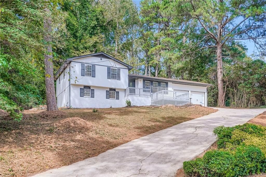 Property Photo: 644 Navarre Drive GA 30087