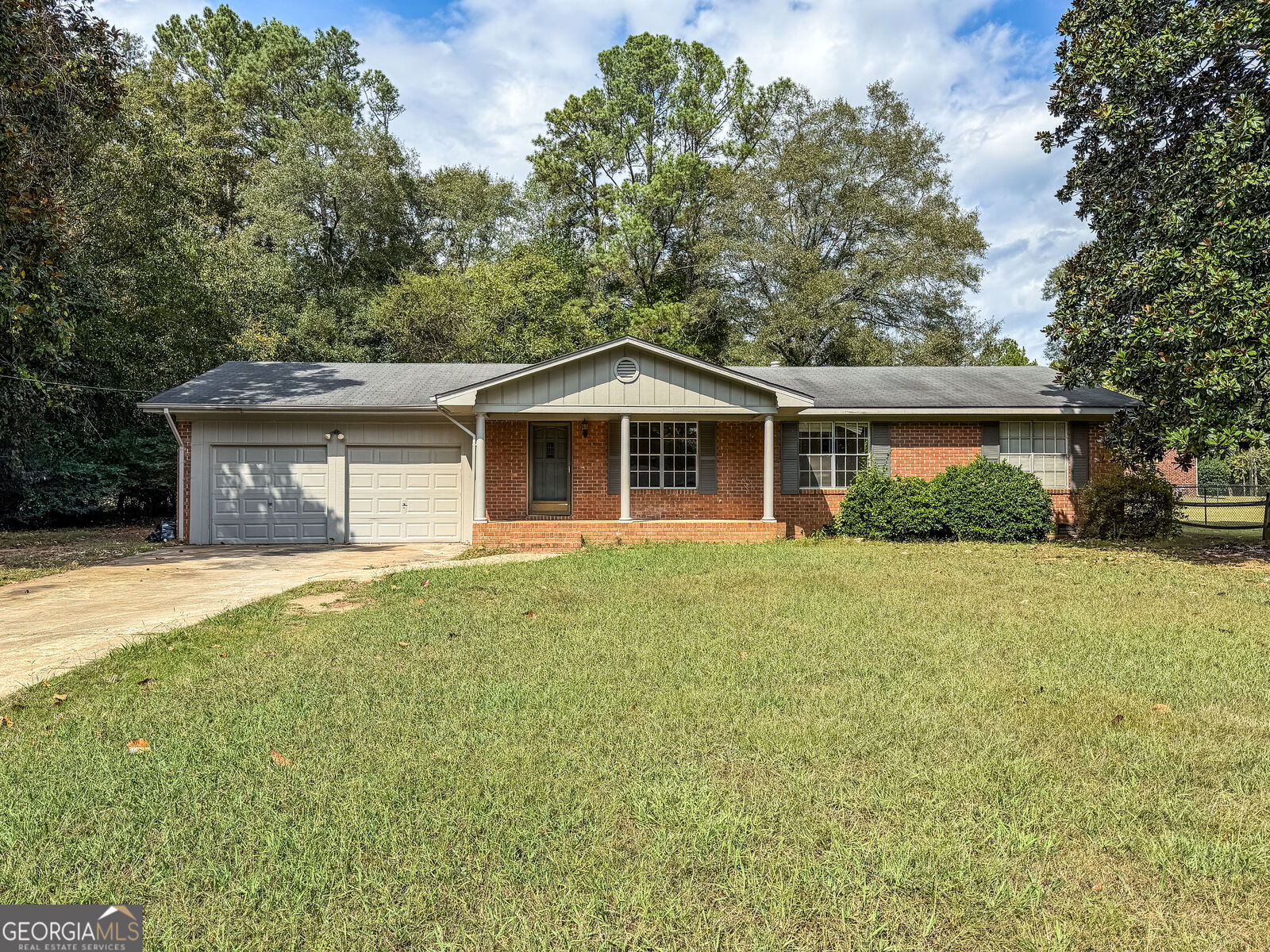 Property Photo: 11 Parkwood Drive NE GA 30161