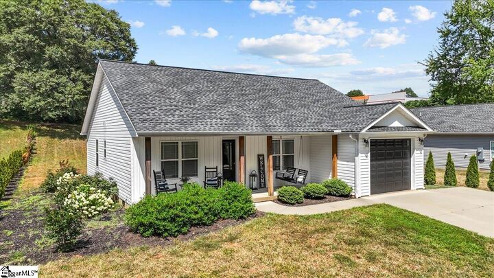 Property Photo:  204 N Randolph Avenue  SC 29356 