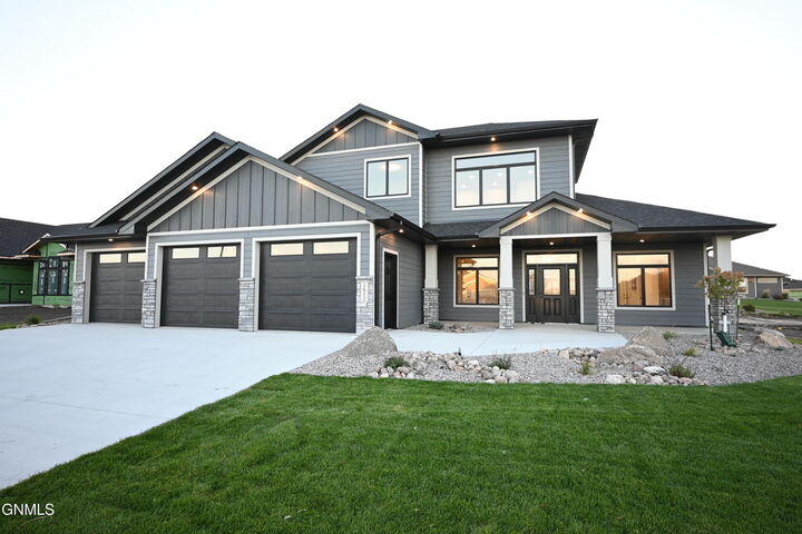 1612 Community Lp  Bismarck ND 58503 photo