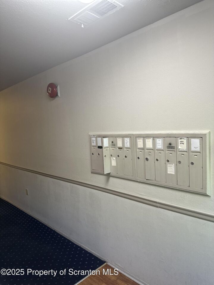 Property Photo: 1112 Summit Pointe PA 18508