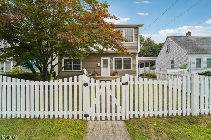 25 Bergen Ave  Wanaque Boro NJ 07420 photo