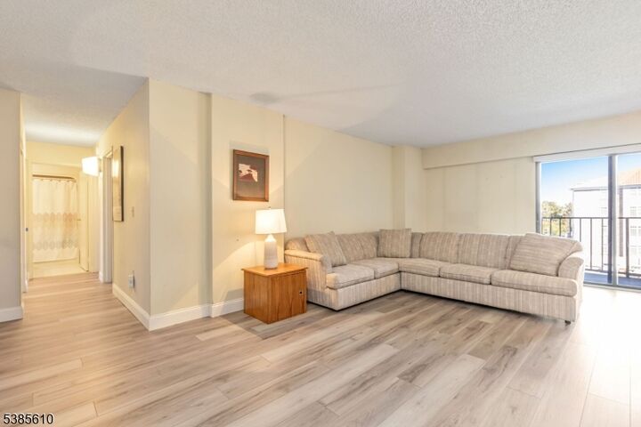 Property Photo:  10 N Wood Ave 312  NJ 07036