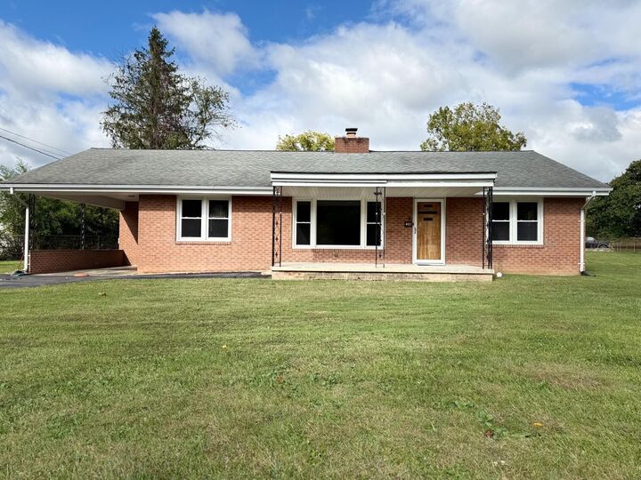 Property Photo: 403 Market St WV 24963