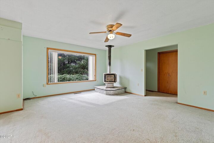 Property Photo: 1153 S Drift Creek Road OR 97367