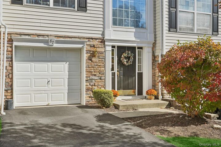 Property Photo: 87 Barr Lane 87 NY 10950
