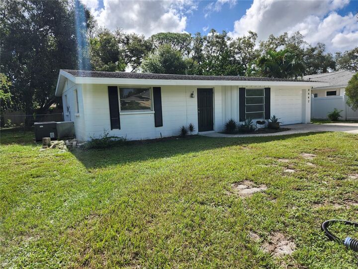Property Photo: 4442 Beacon Drive FL 34232