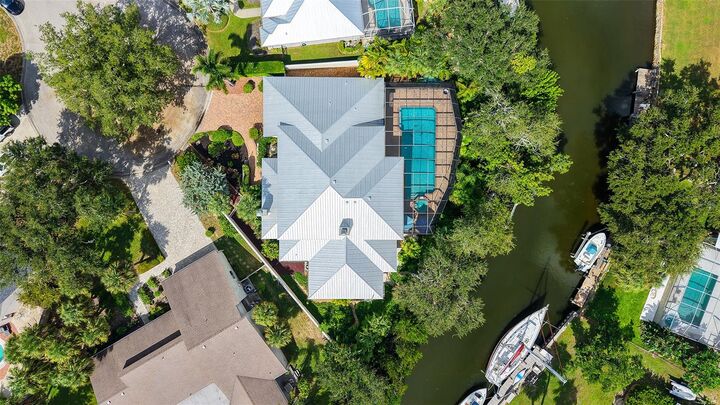 Property Photo:  1887 Buccaneer Circle  FL 34231 