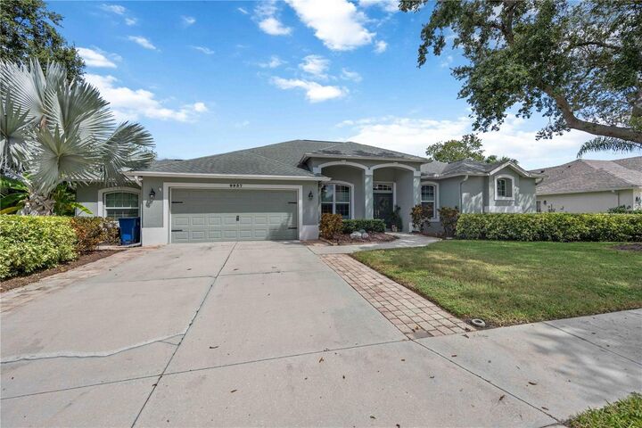 Property Photo: 9937 Laurel Valley Avenue Circle FL 34202