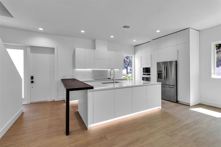 Property Photo: 2516 Browning Street FL 34237