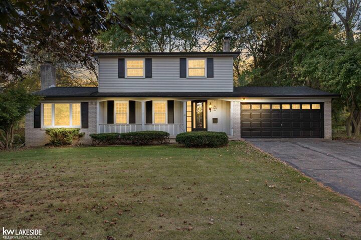 Property Photo:  1086 E Silverbell Road  MI 48360