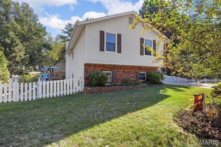 1604 Dahlia Court  St Charles MO 63303 photo