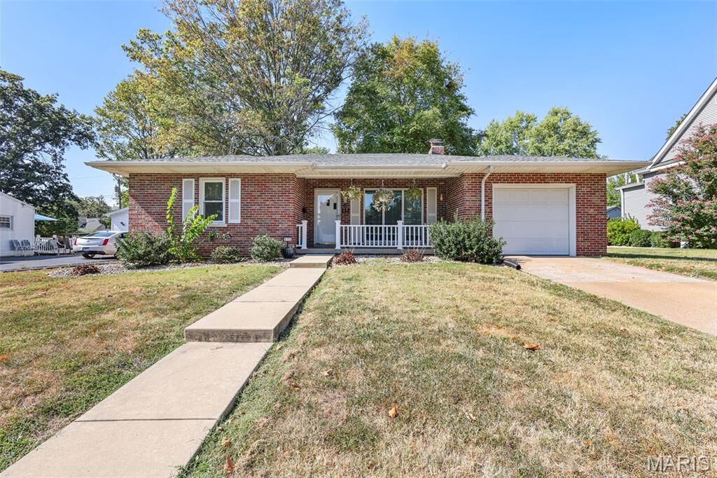 Property Photo: 111 N 39th Street IL 62226