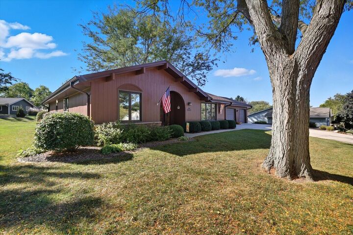 Property Photo: 2907 Cone View Ln WI 53188