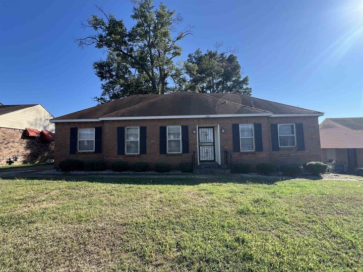 1482 Pinecrest Dr  Memphis TN 38111 photo